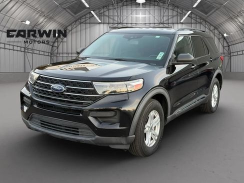 Used 2020 Ford Explorer XLT w/ Comfort Package AWD/4WD image 2