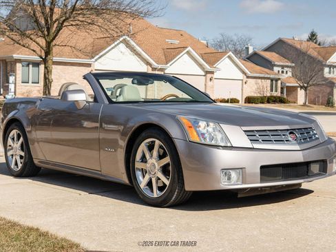 Used 2004 Cadillac XLR image 12