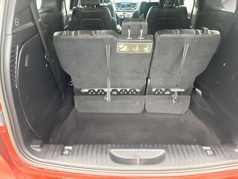 Used 2018 Chrysler Pacifica Touring-L Plus FWD image 7