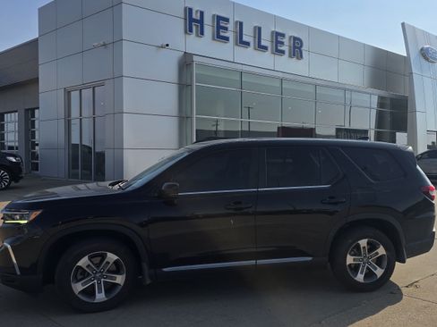 Used 2023 Honda Pilot EX-L image 3
