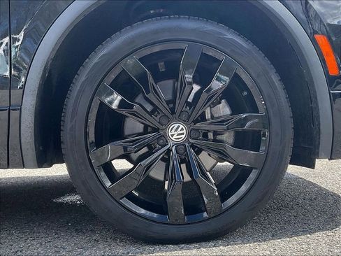 Certified 2021 Volkswagen Tiguan SE R-Line AWD/4WD image 7