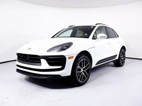 Used 2025 Porsche Macan AWD/4WD image 1