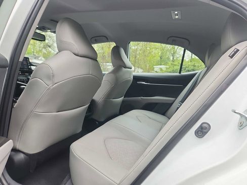 Used 2023 Toyota Camry XSE FWD image 10
