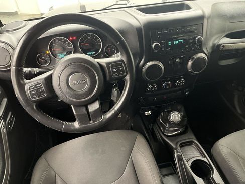Used 2015 Jeep Wrangler Sport w/ Quick Order Package 23S AWD/4WD image 10