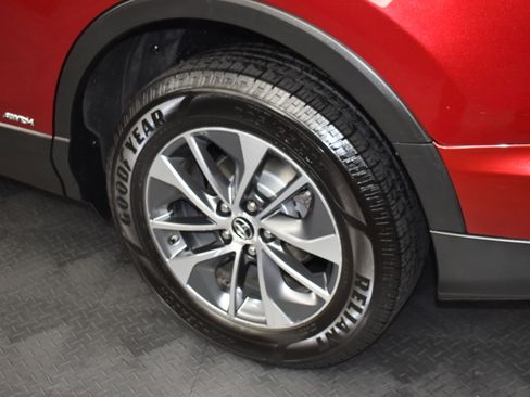 Used 2018 Toyota RAV4 XLE image 9