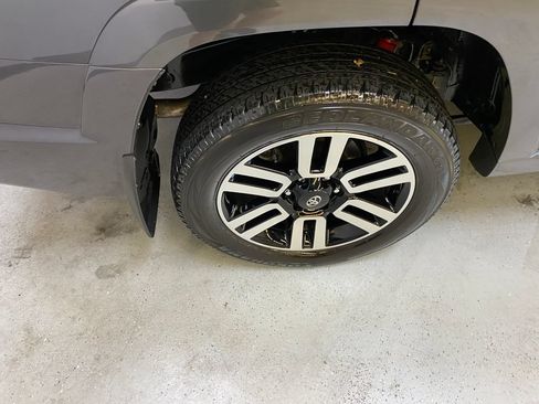 Used 2023 Toyota 4Runner Limited AWD/4WD image 13