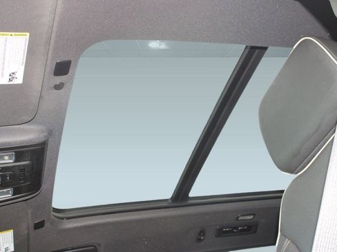 Used 2023 Chevrolet Tahoe Premier image 15