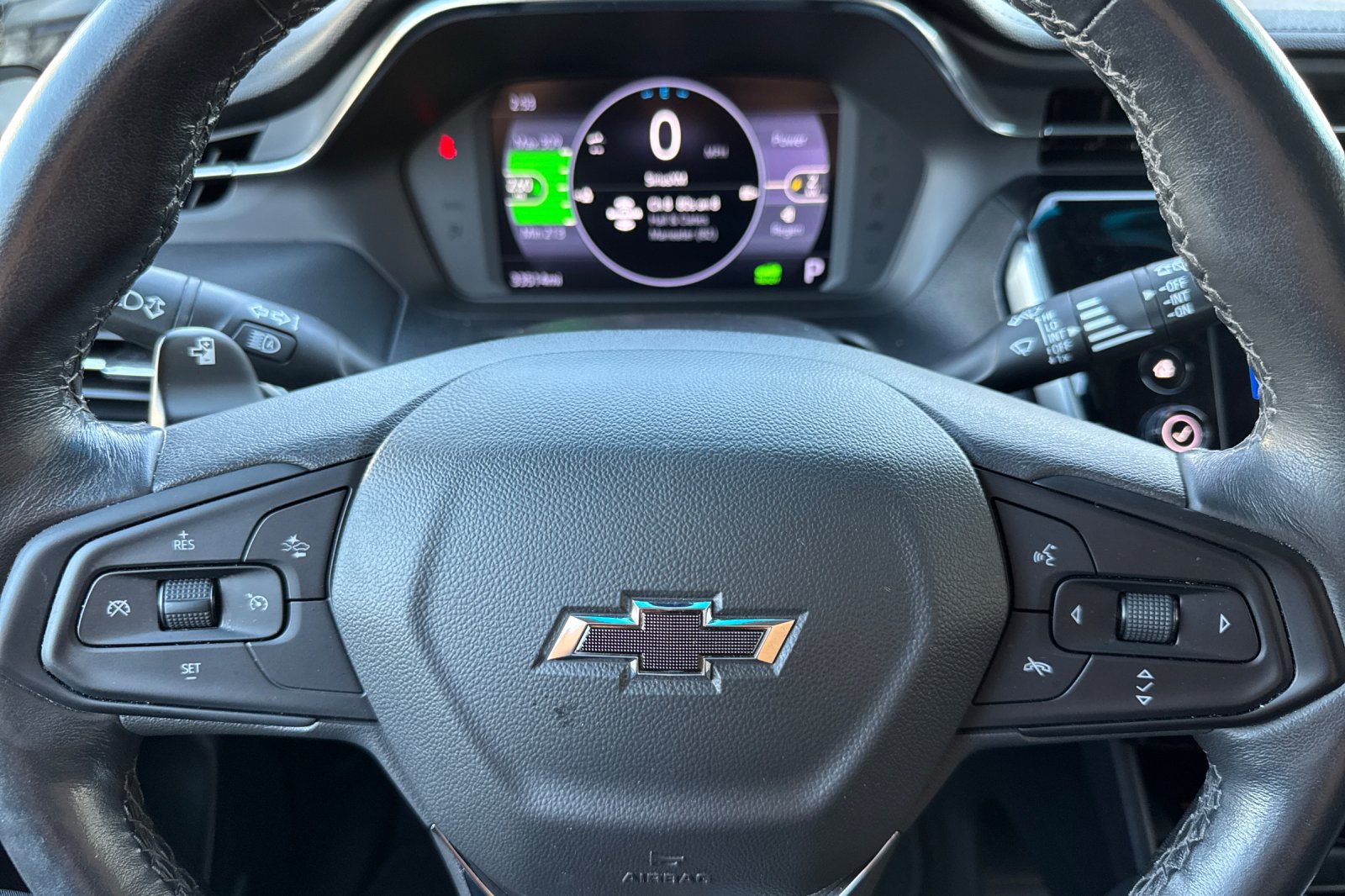 Used 2023 Chevrolet Bolt LT w/ Infotainment Package FWD image 25