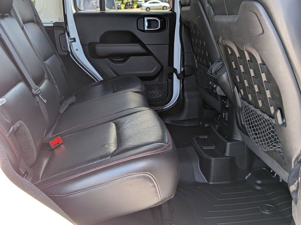 Used 2018 Jeep Wrangler Unlimited Rubicon AWD/4WD image 26