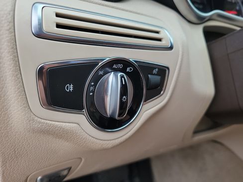 Used 2015 Mercedes-Benz C 300 4MATIC Sedan image 18