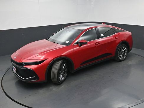 Used 2023 Toyota Crown Limited w/ Advanced Technology Package image 34