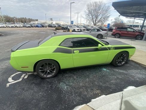 Used 2023 Dodge Challenger R/T w/ T/A Package image 4