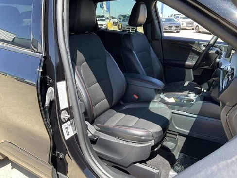 Certified 2025 Ford Escape ST-Line AWD/4WD image 17