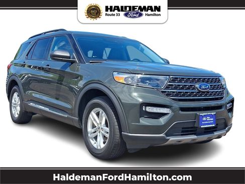 Certified 2022 Ford Explorer XLT w/ Equipment Group 202A AWD/4WD image 1