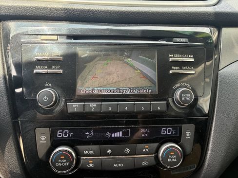 Used 2015 Nissan Rogue SV AWD/4WD image 13