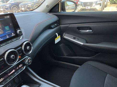 New 2025 Nissan Sentra SR w/ Midnight Edition image 32