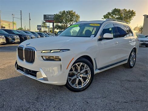 Used 2025 BMW X7 xDrive40i image 32