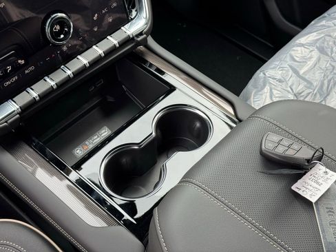 New 2026 GMC Yukon Elevation image 30