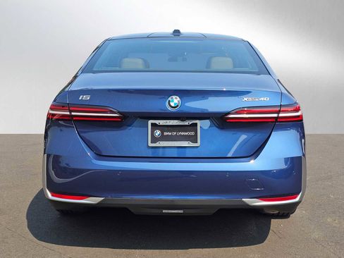 New 2026 BMW i5 eDrive40 image 4