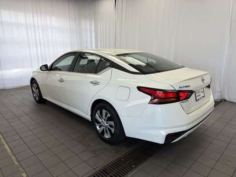 Used 2025 Nissan Altima 2.5 S FWD image 6