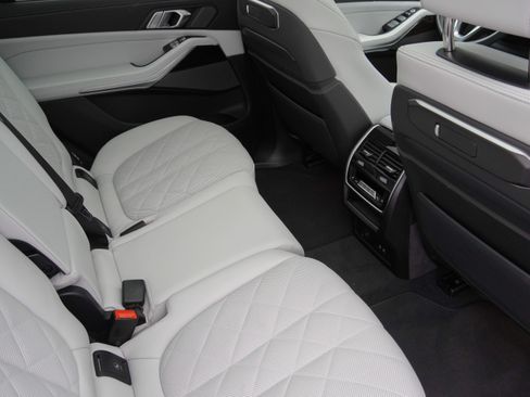Certified 2025 BMW X7 xDrive40i AWD/4WD image 31
