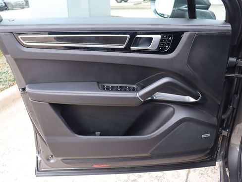 Used 2020 Porsche Cayenne Turbo image 57