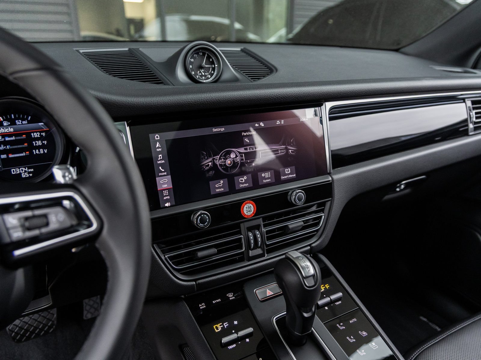 Certified 2026 Porsche Macan AWD/4WD image 26