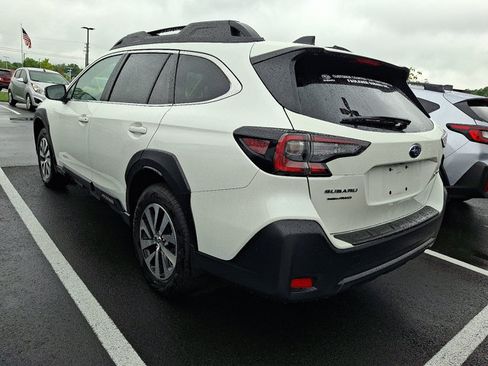 Certified 2025 Subaru Outback Premium AWD/4WD image 5