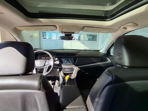 Used 2018 Cadillac XT5 Premium Luxury AWD/4WD image 17