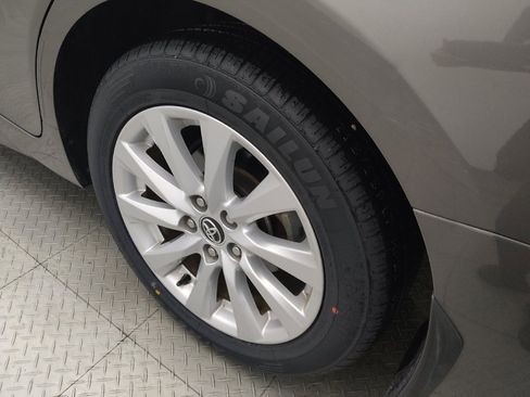 Used 2018 Toyota Camry XSE FWD image 31