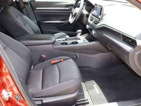 Used 2022 Nissan Altima 2.5 SV AWD/4WD image 16