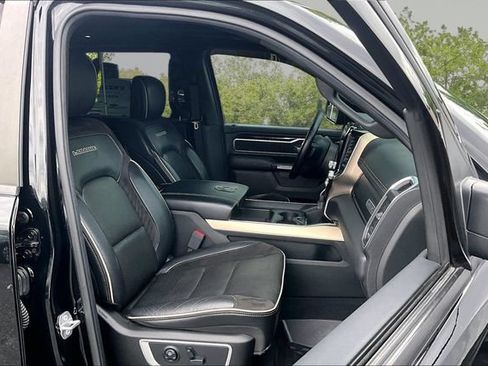Used 2019 RAM 1500 Laramie AWD/4WD image 7