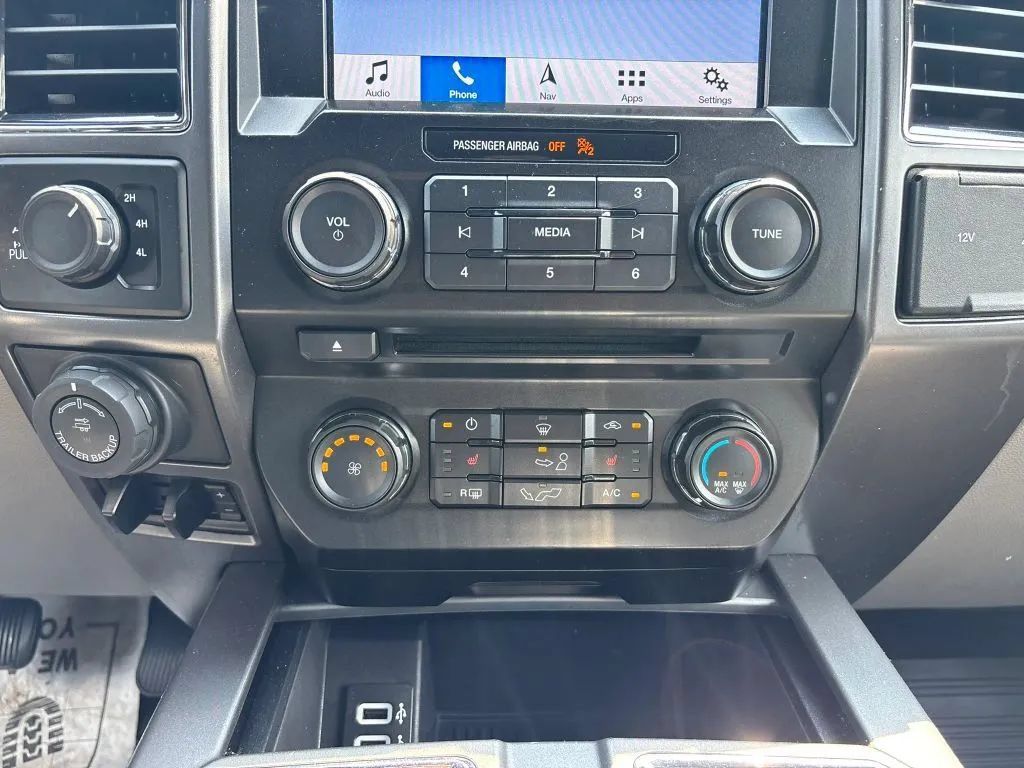 Used 2017 Ford F150 XLT w/ Equipment Group 302A Luxury AWD/4WD image 23