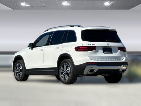 Used 2026 Mercedes-Benz GLB 250 image 3