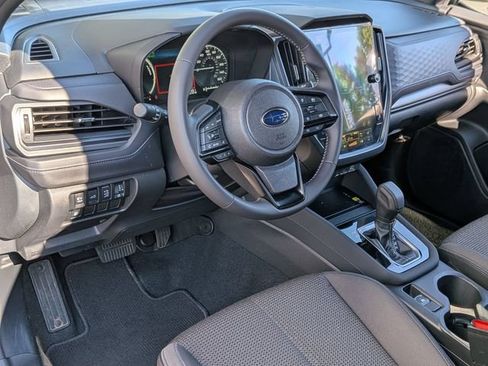 Used 2025 Subaru Forester Premium AWD/4WD image 16