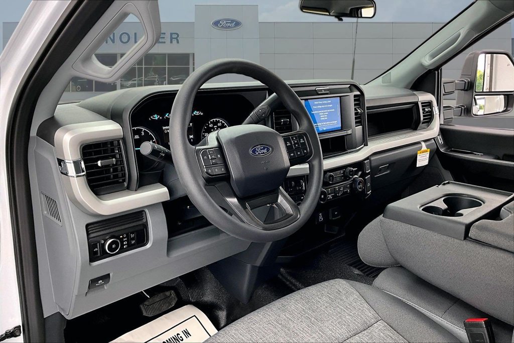 New 2027 Ford F550 4x4 Crew Cab Super Duty w/ XL Chrome Package image 7