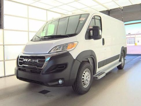 Used 2025 RAM ProMaster 2500 w/ U-Haul Equipment Group FWD image 1