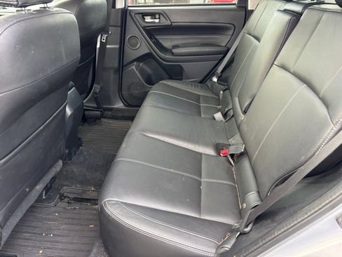 Used 2017 Subaru Forester 2.5i Touring AWD/4WD image 12
