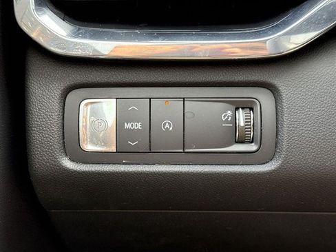 Certified 2024 GMC Acadia Denali FWD image 18