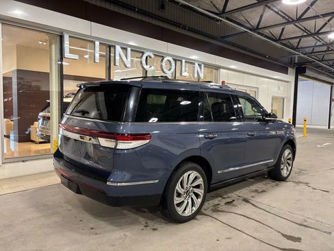 Used 2023 Lincoln Navigator Reserve AWD/4WD image 5