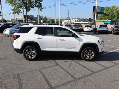 Used 2025 GMC Terrain Elevation AWD/4WD image 11