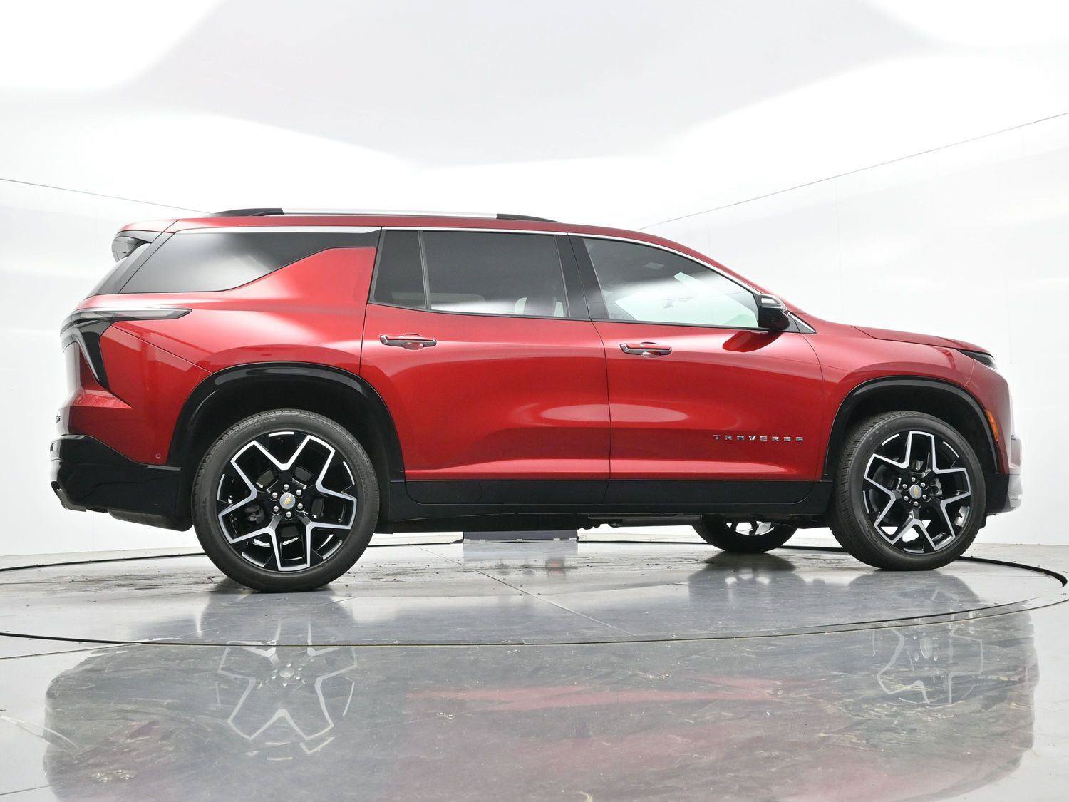 Used 2025 Chevrolet Traverse High Country AWD/4WD image 58
