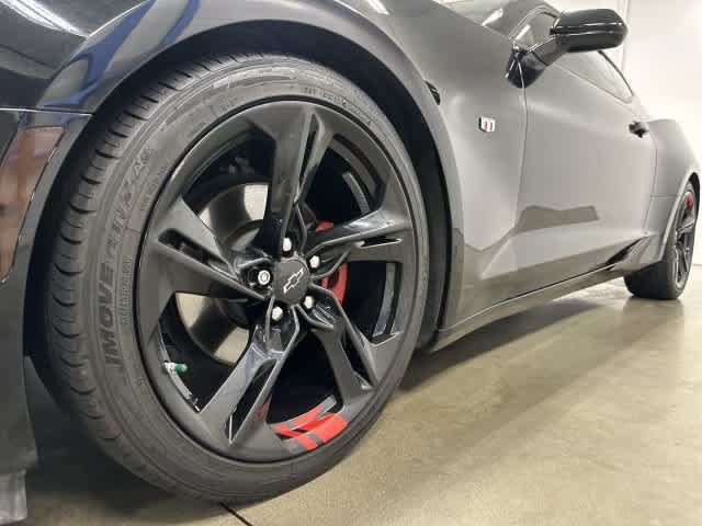 Used 2020 Chevrolet Camaro LT w/ RS Package RWD image 27