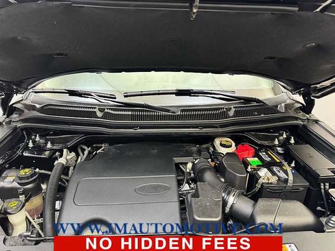 Used 2017 Ford Explorer XLT w/ XLT Technology Feature Bundle image 10