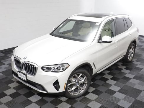 Used 2023 BMW X3 xDrive30i w/ Premium Package AWD/4WD image 2