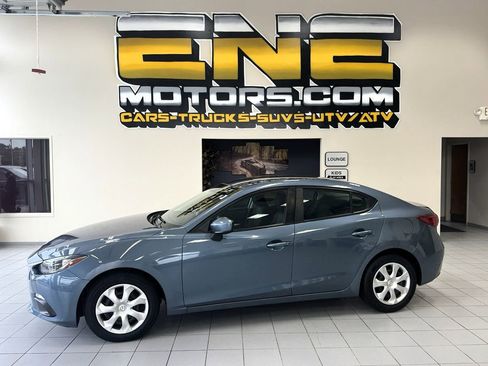 Used 2016 MAZDA MAZDA3 i Sport image 4