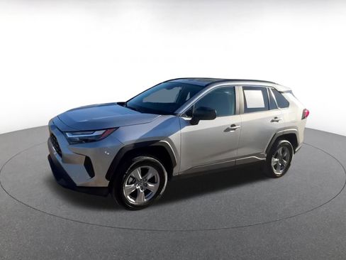 Used 2025 Toyota RAV4 LE image 8