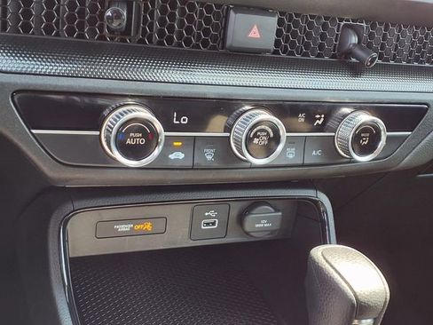 Used 2025 Honda CR-V LX image 8