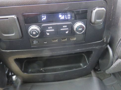 Used 2018 Chevrolet Tahoe Premier AWD/4WD image 22