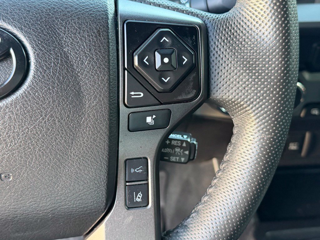 Used 2022 Toyota Tacoma TRD Sport AWD/4WD image 31